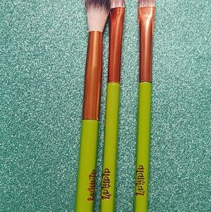 Makeup brushes